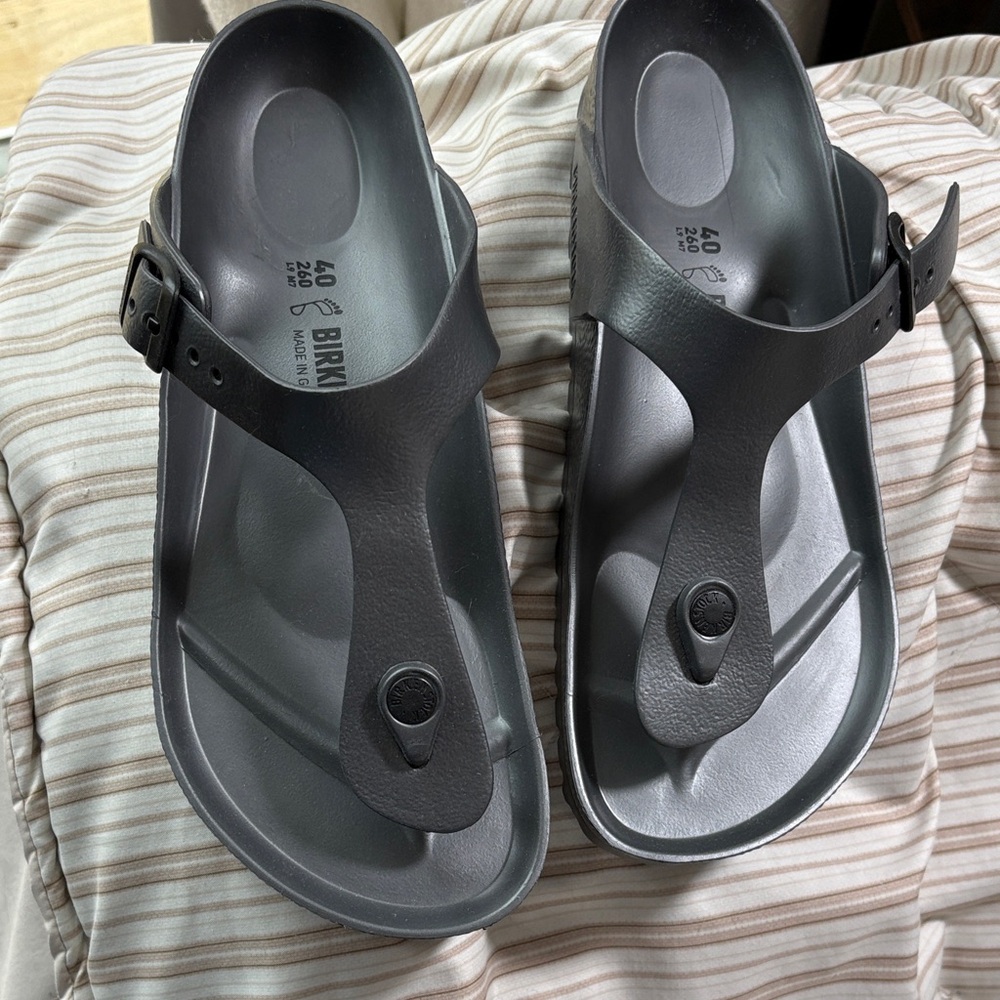 NWOT Birkenstock Dark Gray Thong Sandals EVA